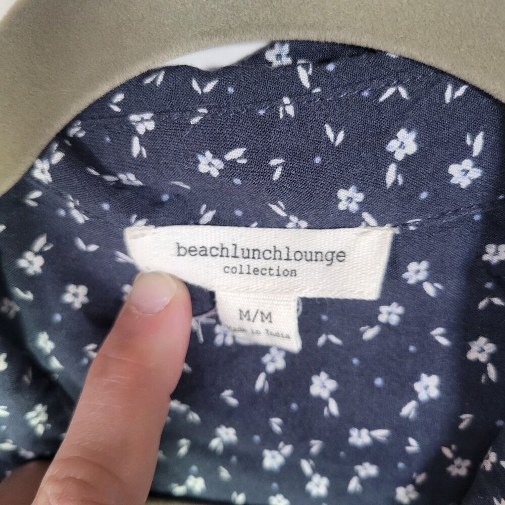 Beachlunchlounge Navy Floral Button-Up Long Sleeve Shirt Size M/M - Picture 2 of 8